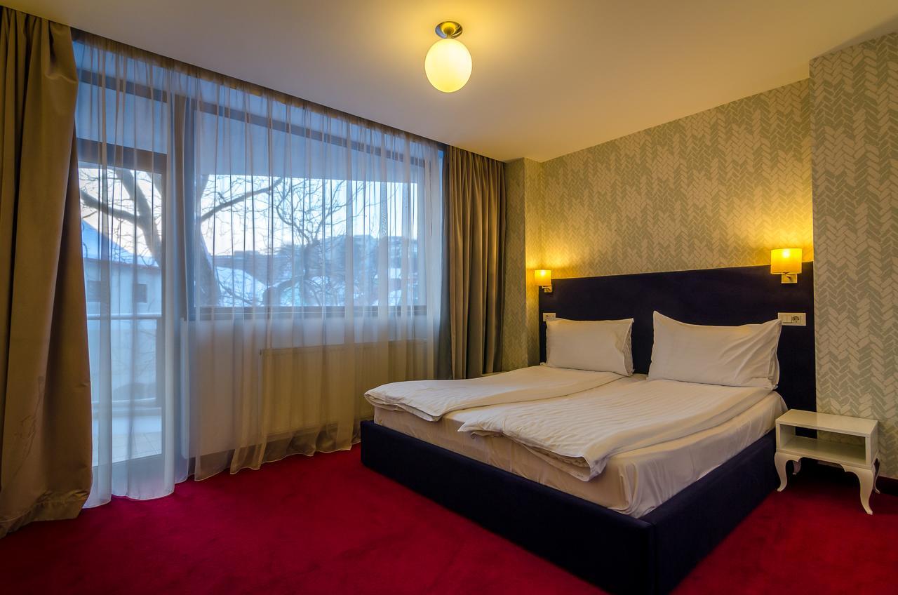 Apart Hotel Vlad Tepes Брашов Экстерьер фото